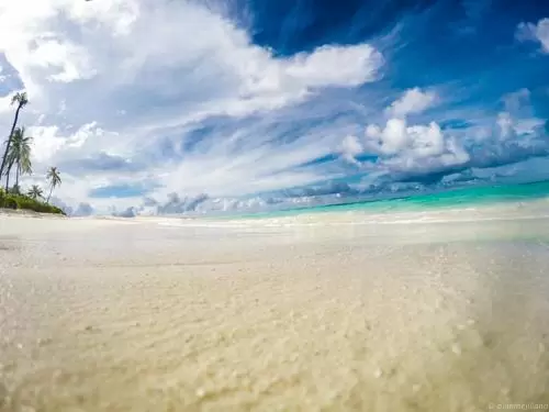 Photo of LOAMA RESORT MALDIVES AT MAAMIGILI, Raa Atoll, Maldives by Aian Mejillano