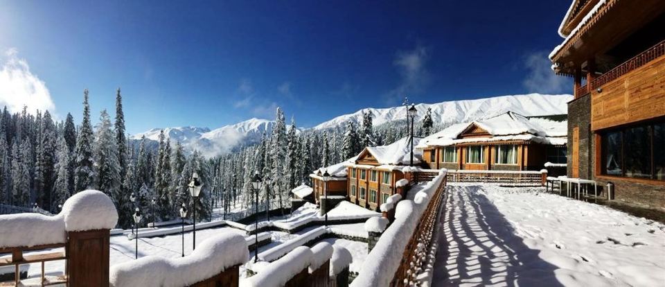 Photo of Snow-Covered Gulmarg In Photos 3/9 by Ayandrali Dutta