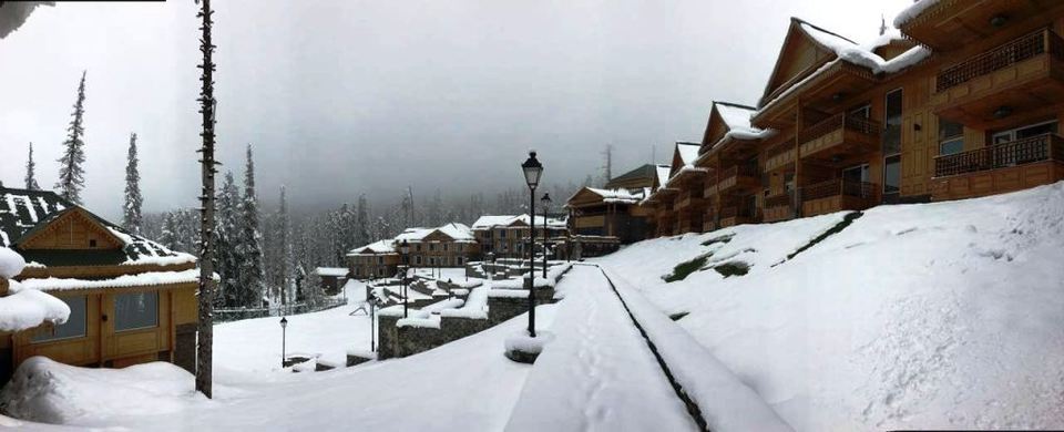 Photo of Snow-Covered Gulmarg In Photos 4/9 by Ayandrali Dutta
