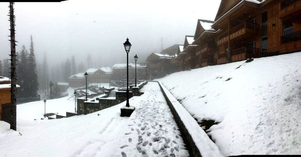 Photo of Snow-Covered Gulmarg In Photos 6/9 by Ayandrali Dutta