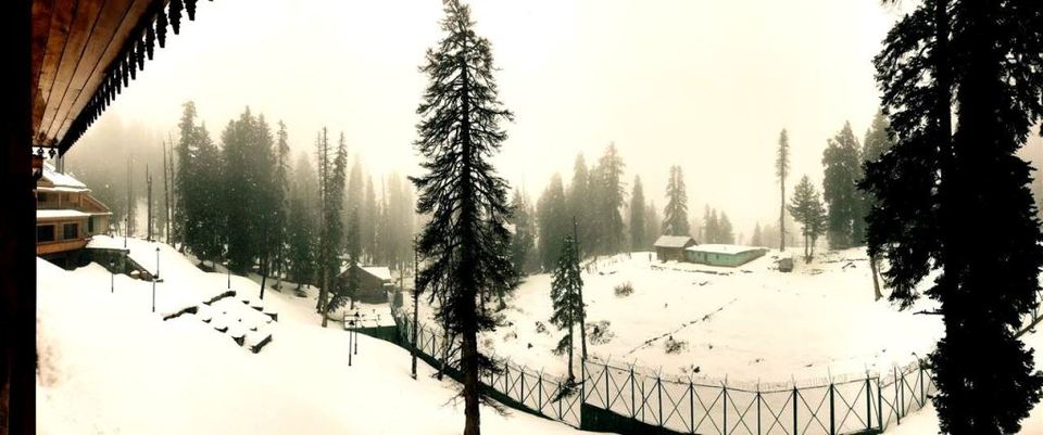 Photo of Snow-Covered Gulmarg In Photos 7/9 by Ayandrali Dutta