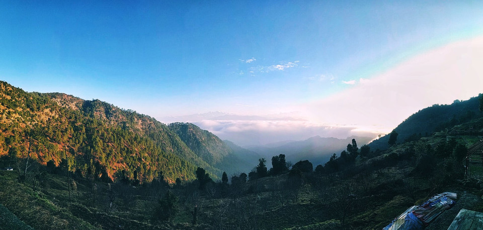 Photo of Bus Journeys & Beautiful Views - TGV Escape, Kanatal, Uttarakhand '20 #lockdown by Vaishnavi Karnam