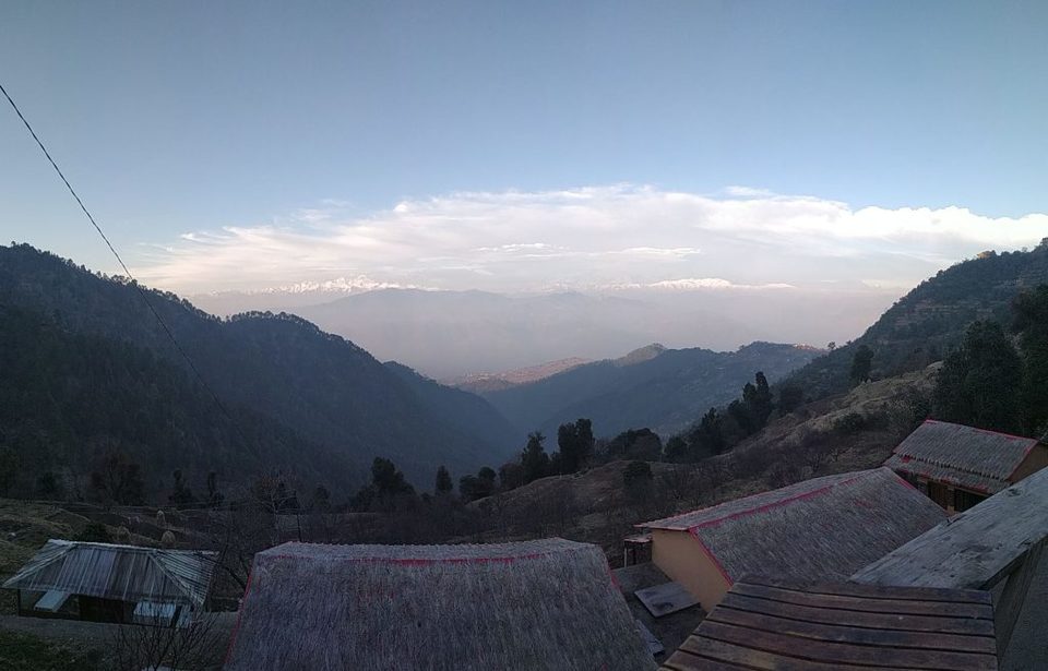 Photo of Bus Journeys & Beautiful Views - TGV Escape, Kanatal, Uttarakhand '20 #lockdown by Vaishnavi Karnam