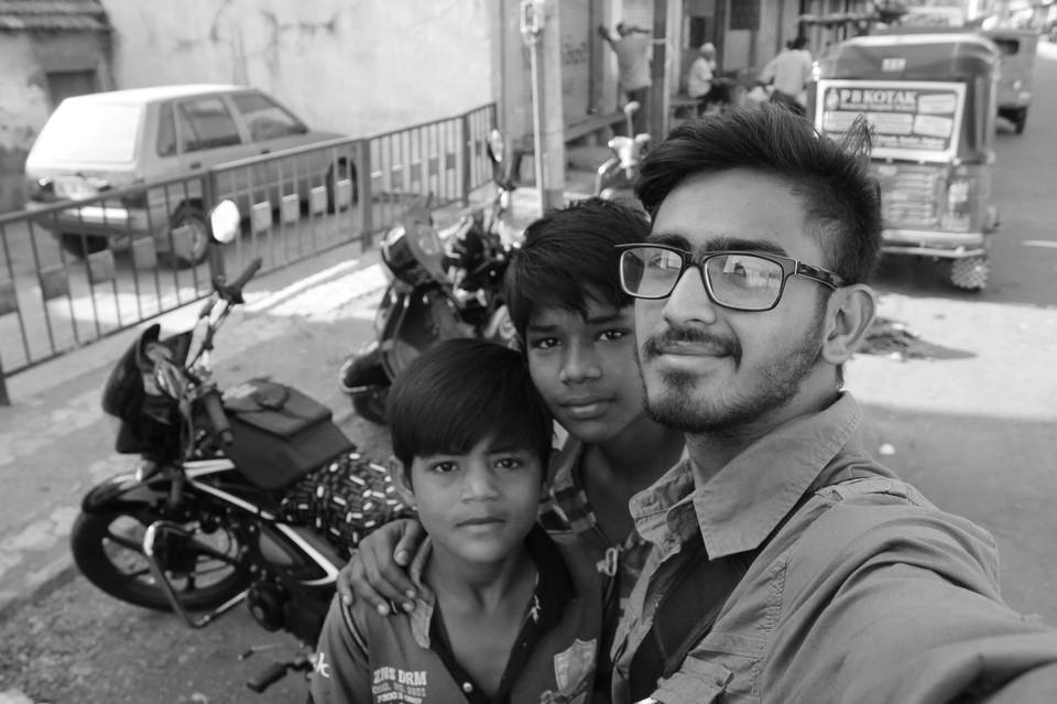 Photo of INSTAMEET Rajkot - Jubilee Market 50/60 by Umang Dave (IG: @umangdavevisual)