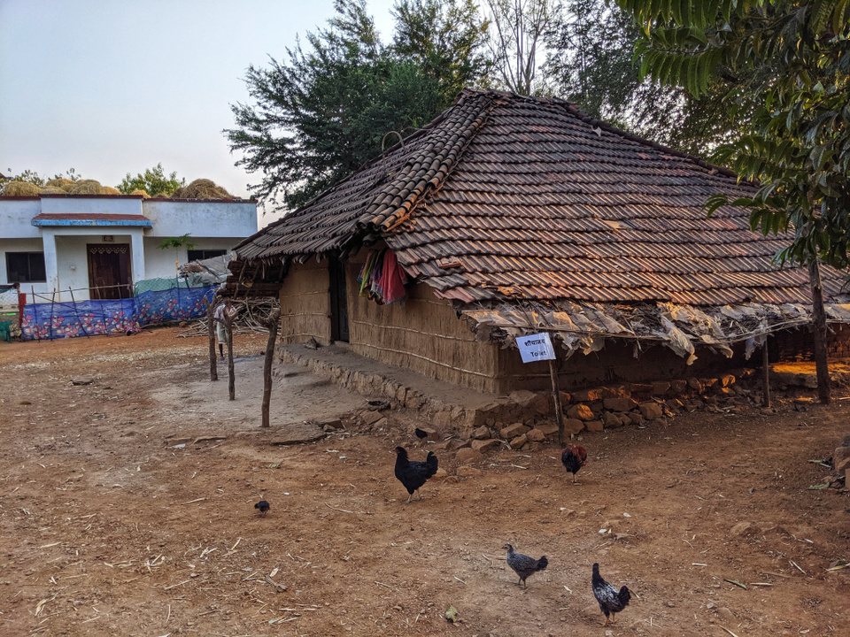 Photo of Country roads, Camping & Waterfall bathing- A weekend at Jawhar #Lockdown by Prakriti Singh