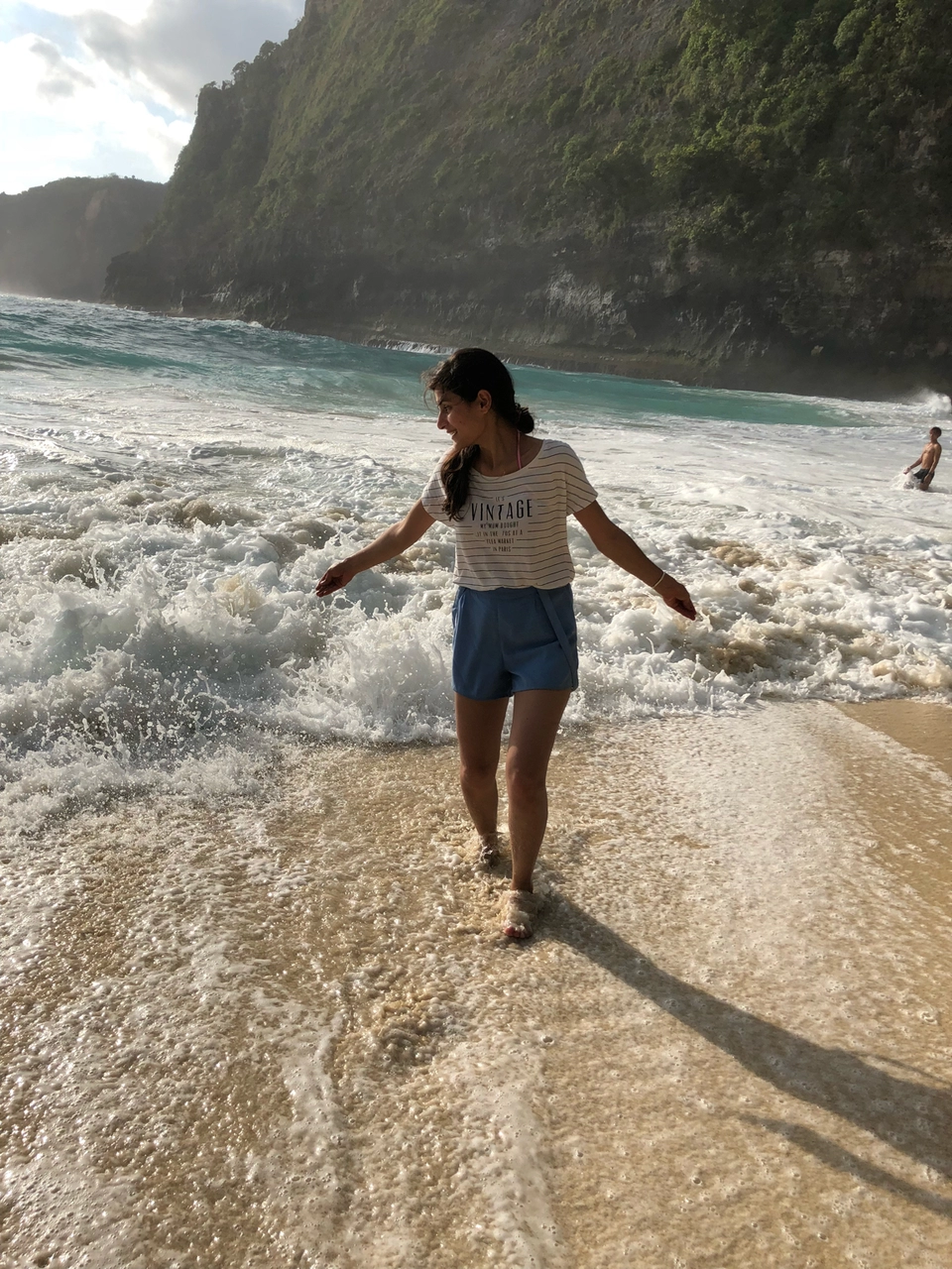 Photo of Kelingking Beach, Bunga Mekar, Klungkung Regency, Bali, Indonesia by Anamika Sharma