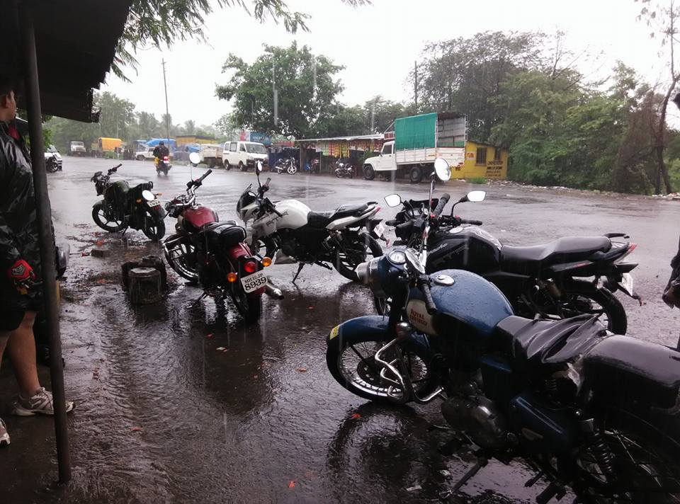 Photo of Bulleteers through Alibag 8/9 by Milind Ghoting