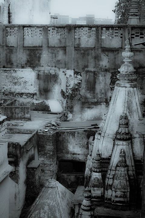 Photo of Varanasi, Uttar Pradesh, India by Karan Kutur
