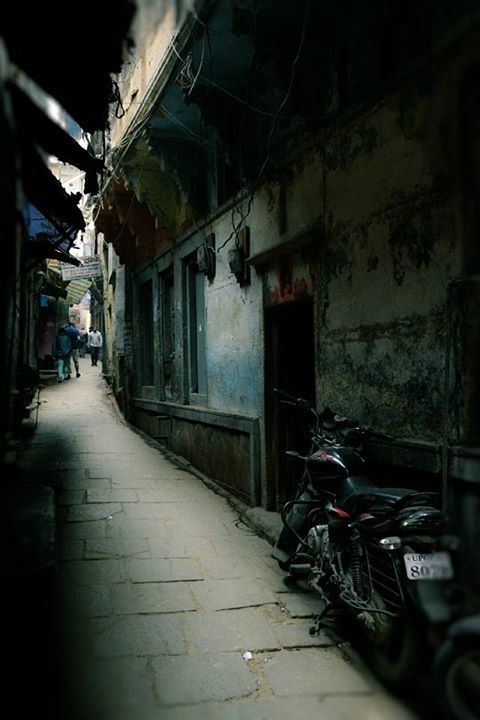 Photo of Varanasi, Uttar Pradesh, India by Karan Kutur