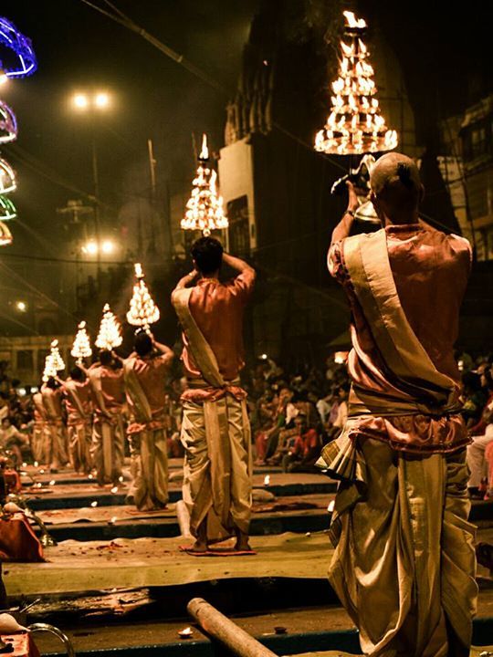 Photo of Varanasi, Uttar Pradesh, India by Karan Kutur