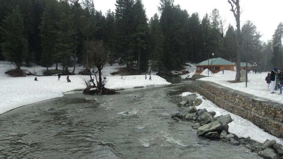Photo of Kashmir - Traveller's Paradise 36/48 by Tanvi S