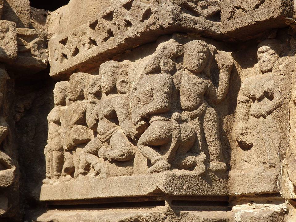 Photo of Ambernath's iconic Shiv Temple - A treatise carved out of stone 10/19 by Shoumava A Sengupta