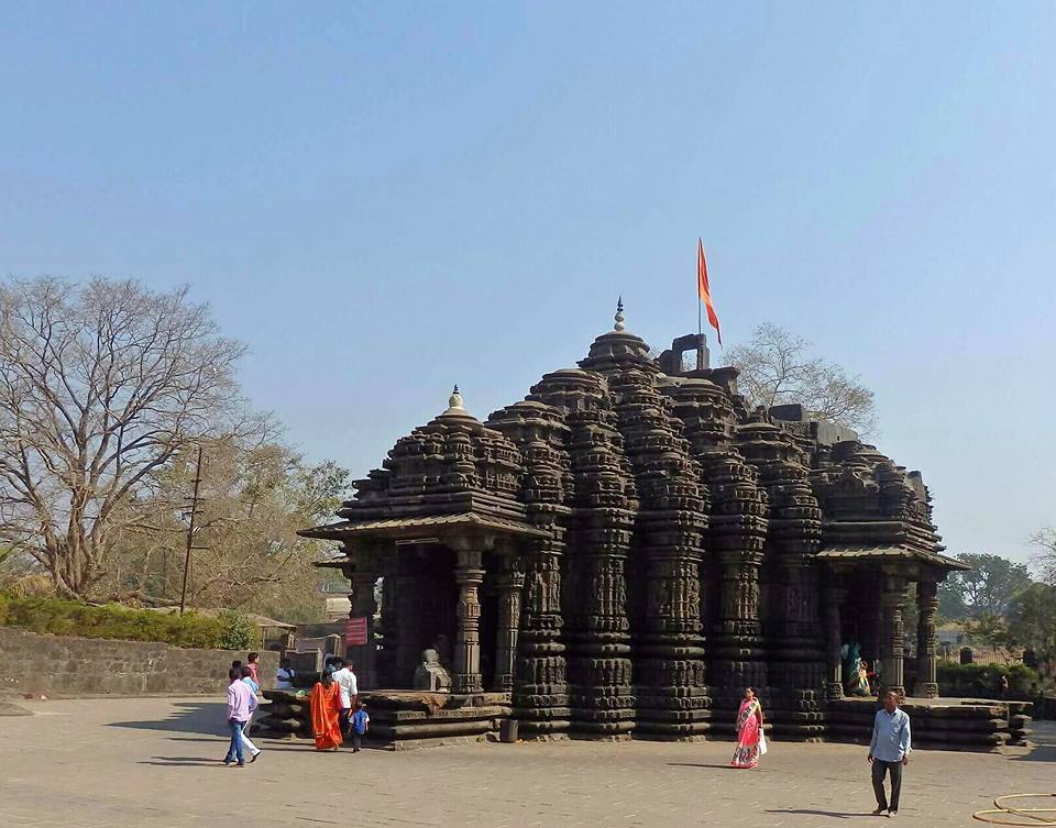 Photo of Ambernath's iconic Shiv Temple - A treatise carved out of stone 1/19 by Shoumava A Sengupta