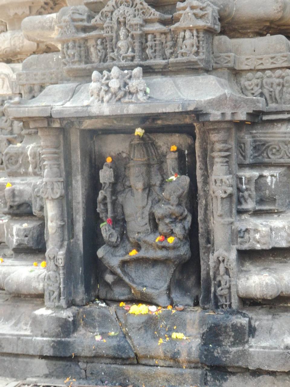 Photo of Ambernath's iconic Shiv Temple - A treatise carved out of stone 13/19 by Shoumava A Sengupta