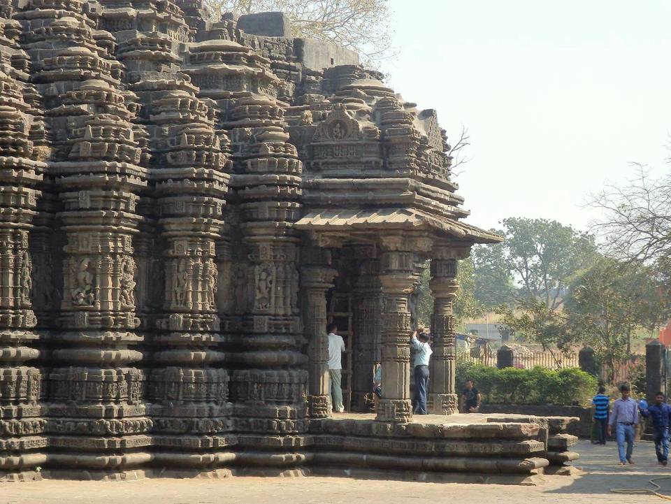 Photo of Ambernath's iconic Shiv Temple - A treatise carved out of stone 5/19 by Shoumava A Sengupta