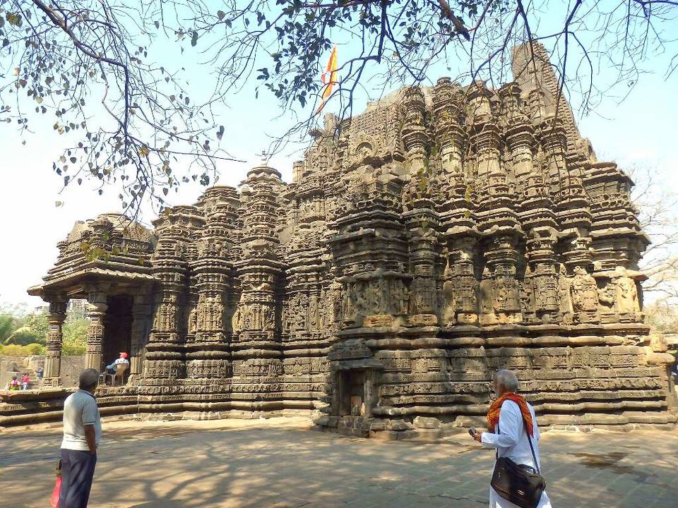 Photo of Ambernath's iconic Shiv Temple - A treatise carved out of stone 4/19 by Shoumava A Sengupta
