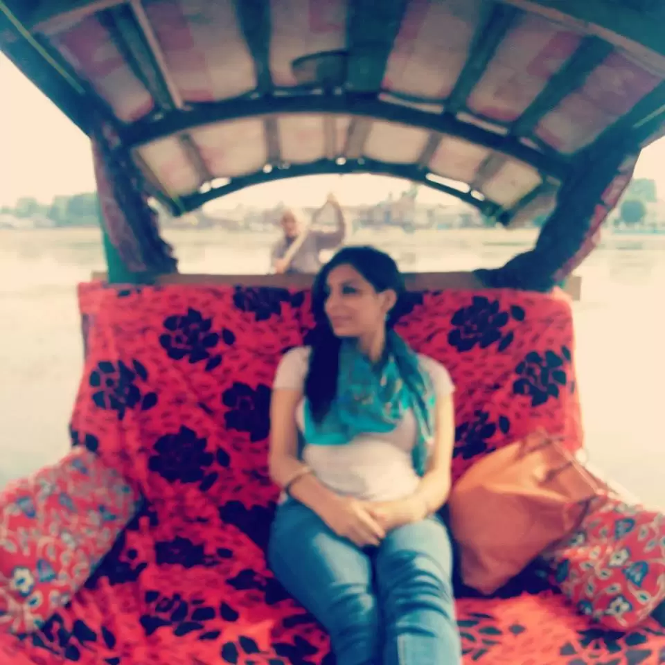 Photo of Upper dal lake, Srinagar by Gopika Gulati