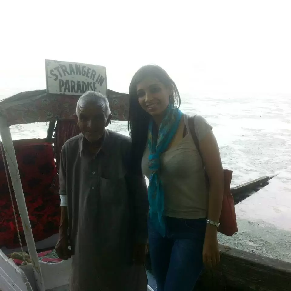 Photo of Upper dal lake, Srinagar by Gopika Gulati