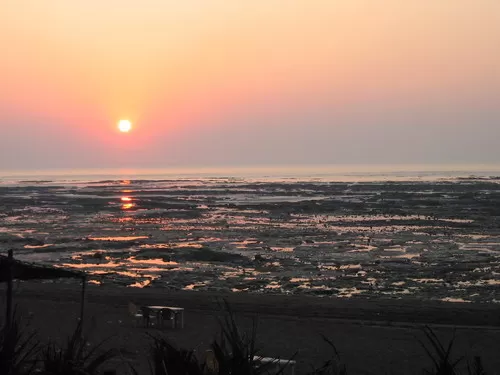Photo of Devka Beach, Daman, Daman and Diu, India by Barnali Sinha