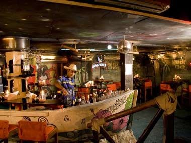 Photo of 16 Bars in Mumbai That Have Your Back From Pay-Day To Month End by Sreshti Verma