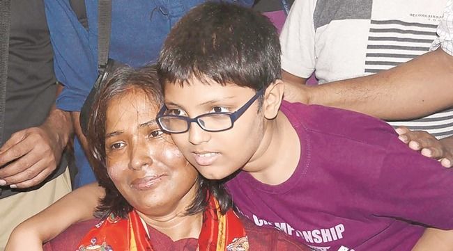 Photo of This UK Climber Let Go Of His Lifelong Dream To Save The Life Of An Indian Mother by Sreshti Verma