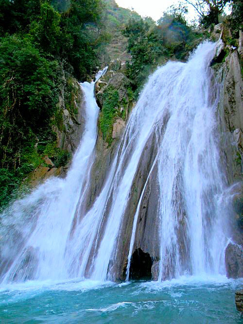 Photo of Kempty Waterfall, Kempty, Ram Gaon, Uttarakhand, India by Gunjan Upreti