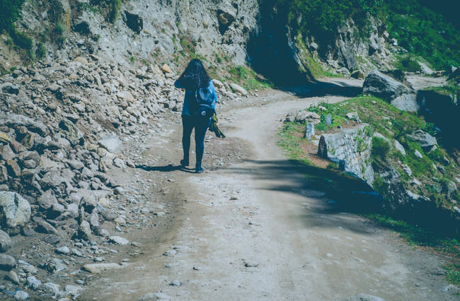 Photo of The Truth Is You Will Not Find Peace In The Exceptionally Crowded Village of Kasol by Sreshti Verma