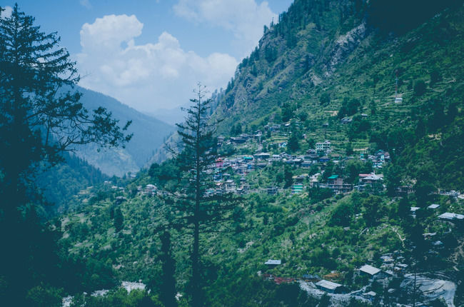 Photo of The Truth Is You Will Not Find Peace In The Exceptionally Crowded Village of Kasol by Sreshti Verma