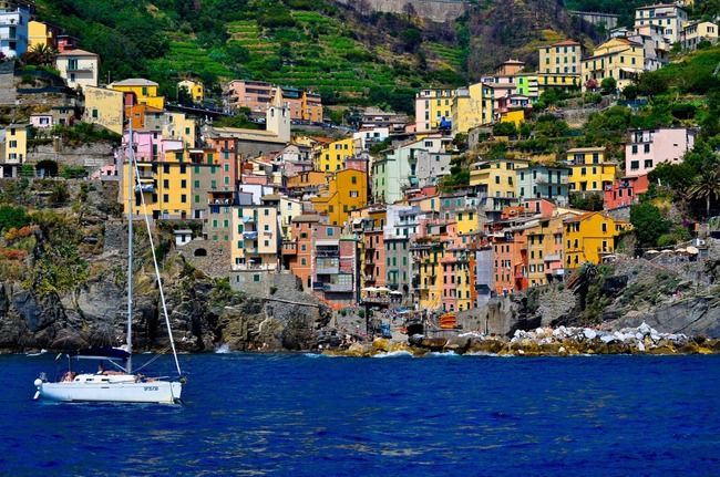 Photo of Riomaggiore In Italy Is One Of The Most Beautiful Places On This Planet! Here's Why 2/2 by Le Voyageur