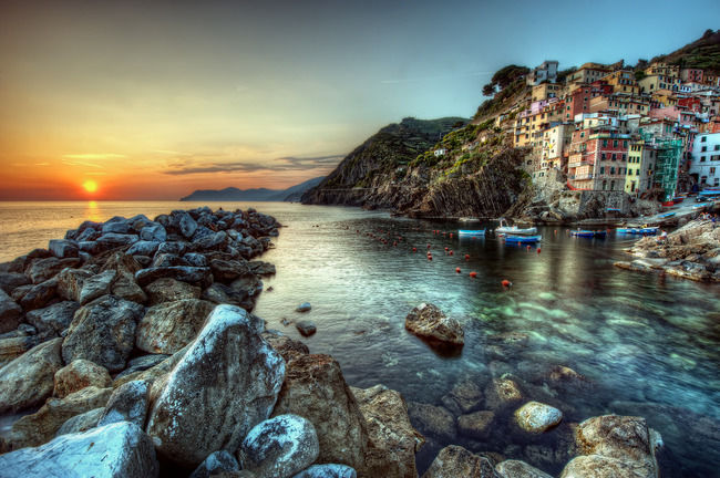 Photo of Riomaggiore, Province of La Spezia, Italy by Le Voyageur