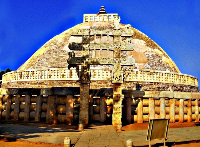 Photo of Sanchi Stupa, Sanchi, Madhya Pradesh, India by Sreshti Verma