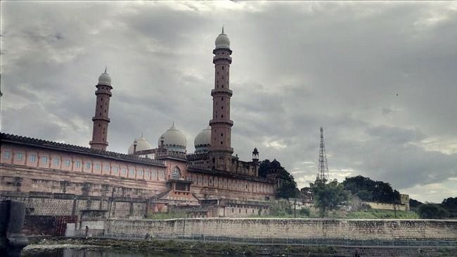Photo of Taj ul Masajid, Kohefiza, Bhopal, Madhya Pradesh, India by Sreshti Verma