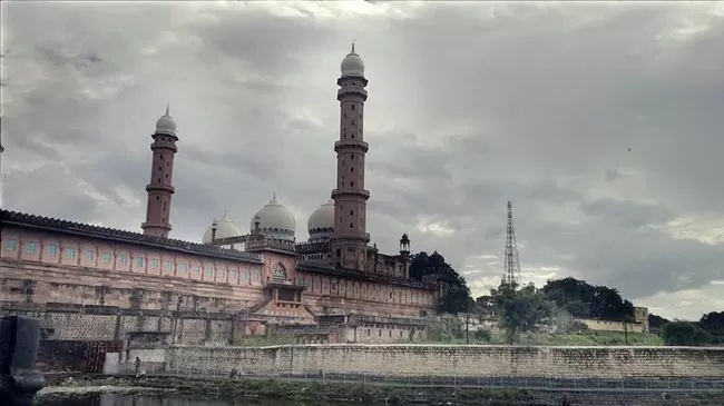 Photo of Taj ul Masajid, Kohefiza, Bhopal, Madhya Pradesh, India by Sreshti Verma