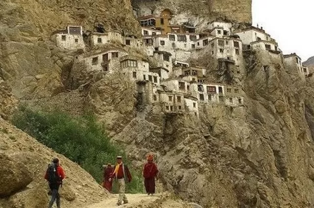 Photo of Phugtal Gompa, Kargil by Le Voyageur