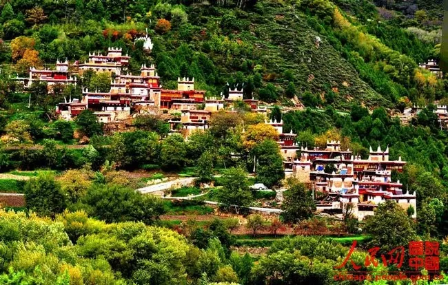 Photo of Danba, Xigaze, Tibet, China by Le Voyageur