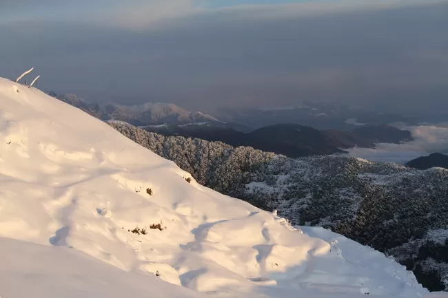 Photo of Billing Valley, Biling, Himachal Pradesh, India by Neethu