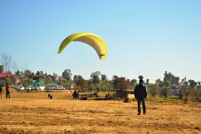 Photo of Billing Valley, Biling, Himachal Pradesh, India by Varun Sharma