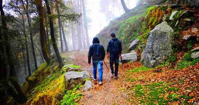 Photo of Billing Valley, Biling, Himachal Pradesh, India by Varun Sharma