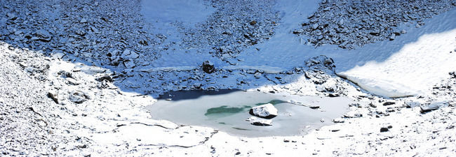 Photo of Roopkund Lake, Chamoli, Uttarakhand, India by Sreshti Verma
