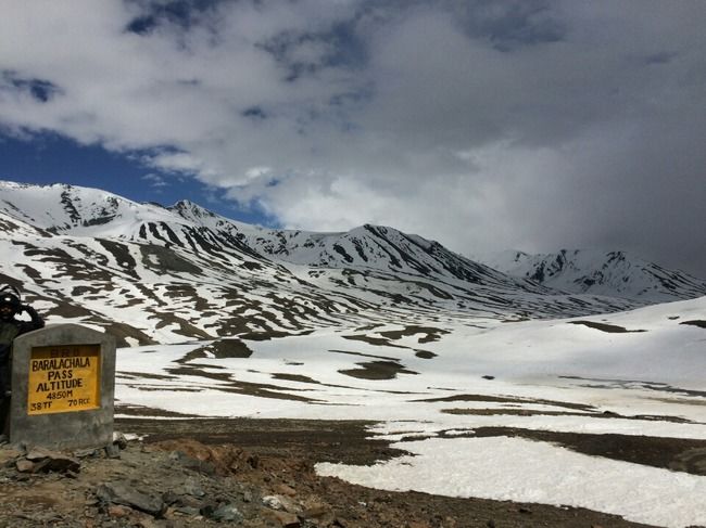 Photo of Parindey | Roadtrip to Manali-Leh-Kargil-Srinagar | Royal Enfield by Ketan Kanaujia