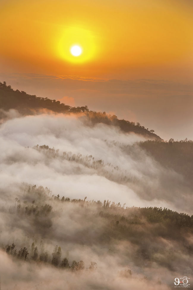 Photo of A morning above the clouds. by Jidhu Mg
