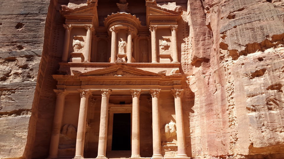 Photo of Petra, Ma'an Governorate, Jordan by Munjal Desai
