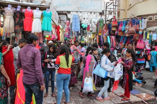 Photo of Linking Road, Saraswat Colony, Mumbai, Maharashtra, India by Priti Raman Vishwakarma