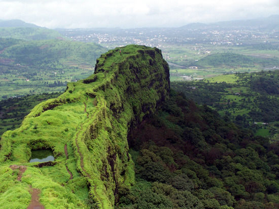Photo of Western Ghats, Kannan Devan Hills, Kerala, India by Shazy Buoy's Travel Diaries