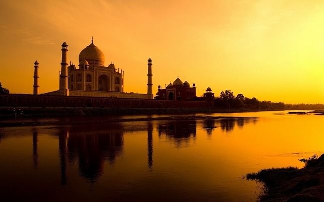 Photo of Taj Mahal, Dharmapuri, Tajganj, Agra, Uttar Pradesh, India by Shazy Buoy's Travel Diaries