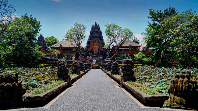 Photo of Bratan Lake, Candikuning, Tabanan Regency, Bali, Indonesia by Solo Traveler Nafeesa
