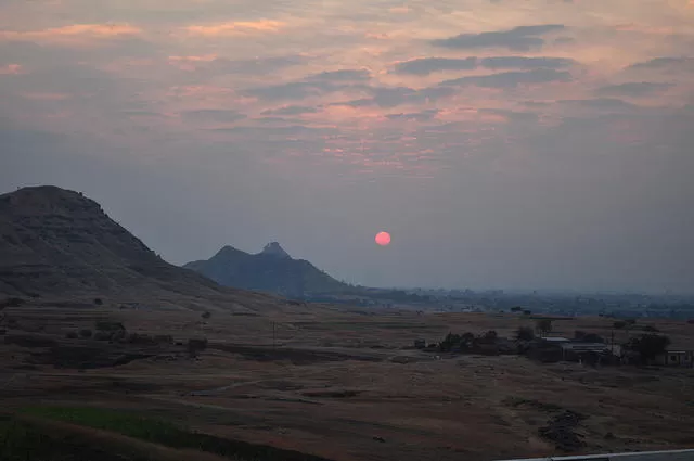 Photo of Lenyadri Hill, Pune, Maharashtra, India by Shalu Khandelwal