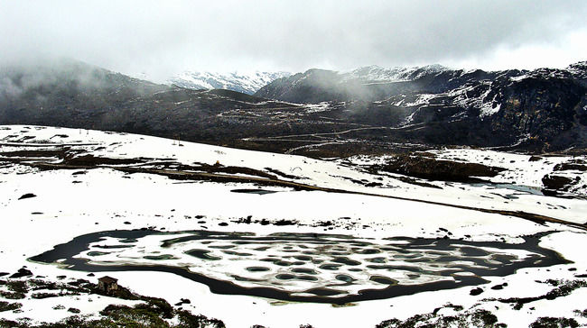 Photo of Bum La Pass by Nerdy Adventuress