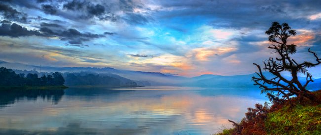 Photo of Umiam Lake, East Khasi Hills, Meghalaya, India by Tripoto