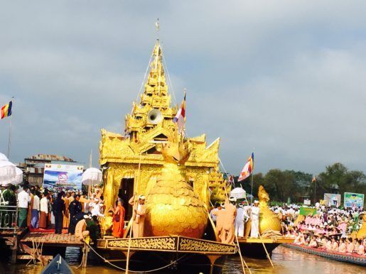 Photo of Myanmar: Paung Daw Oo Pagoda Festival - Inle Lake - Can Travel Will Travel by Tanya.Korteling